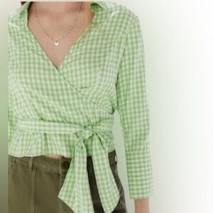 Urban Outfitters Wrap Top M Green/White Gingham Long Sleeve Tie Side Medium
